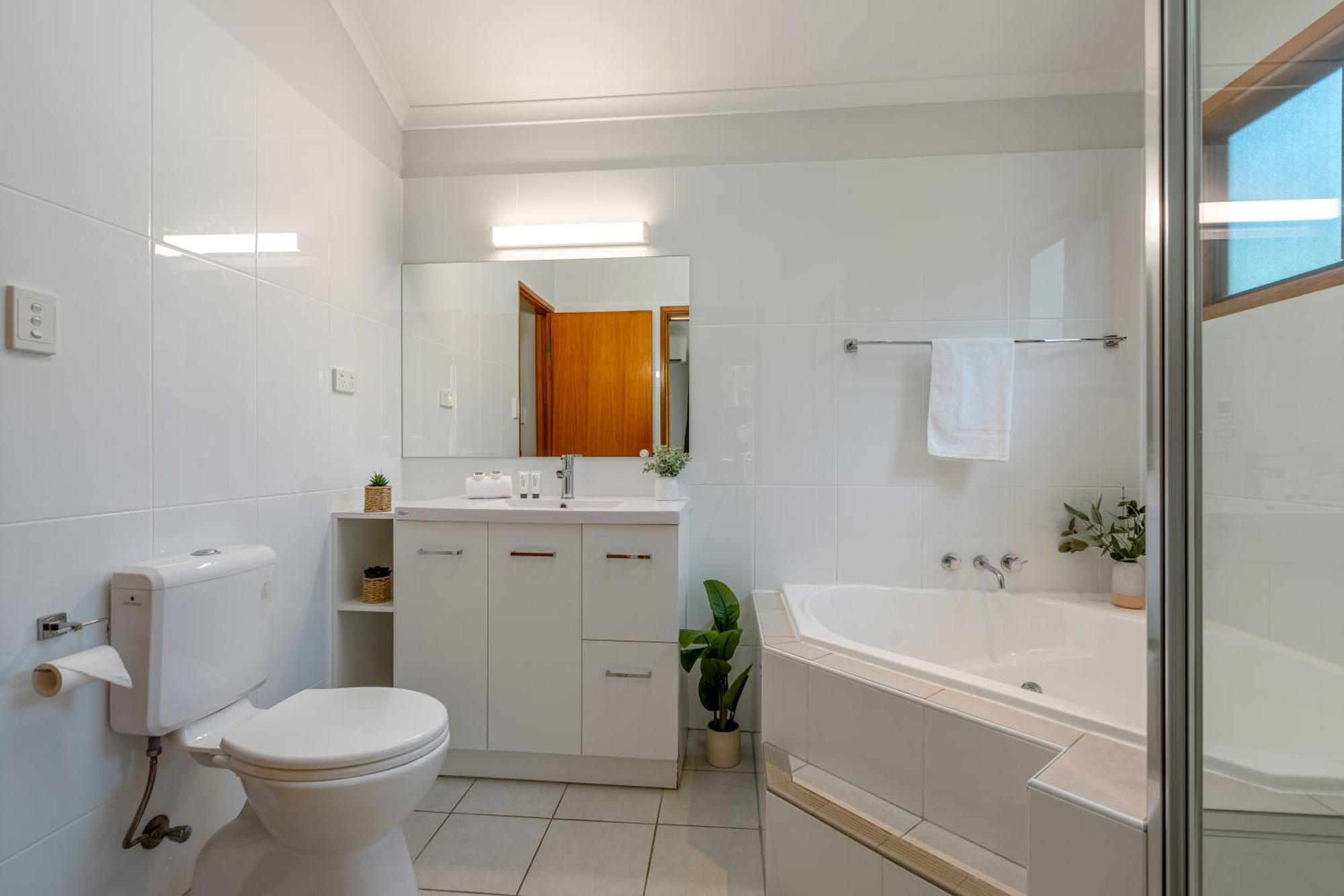 Big4 Tasman Holiday Parks - South Mission Beach Экстерьер фото